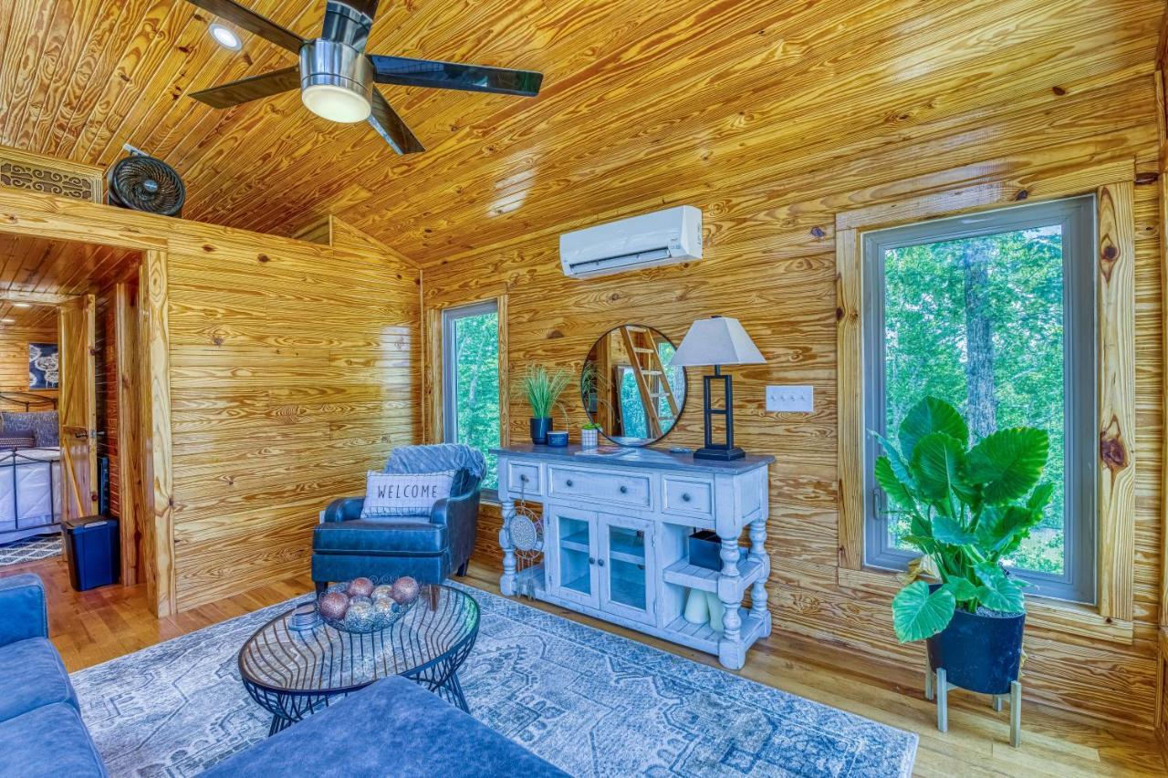 The Gemini-A Dreamy, Waterfront Tiny Cabin Rogersville Екстериор снимка