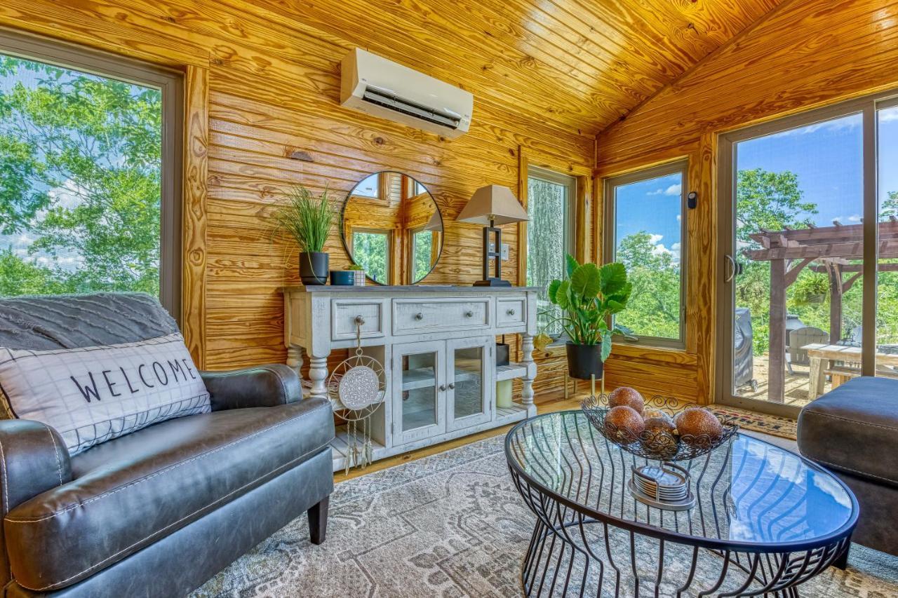 The Gemini-A Dreamy, Waterfront Tiny Cabin Rogersville Екстериор снимка