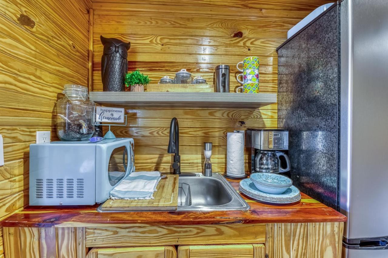 The Gemini-A Dreamy, Waterfront Tiny Cabin Rogersville Екстериор снимка