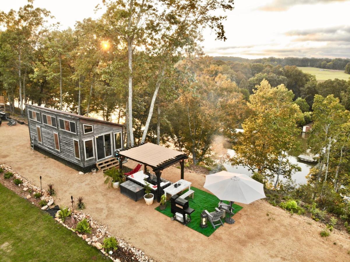 The Gemini-A Dreamy, Waterfront Tiny Cabin Rogersville Екстериор снимка
