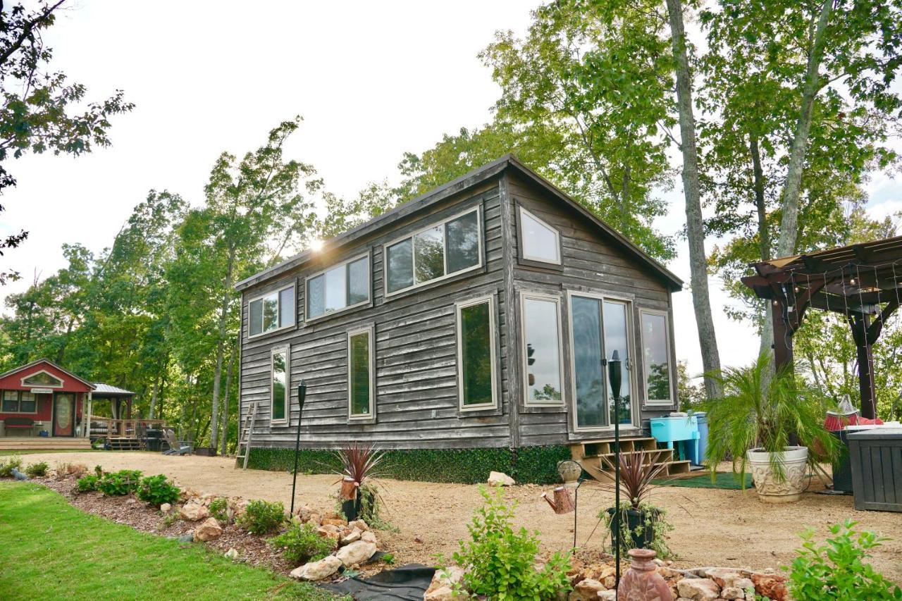 The Gemini-A Dreamy, Waterfront Tiny Cabin Rogersville Екстериор снимка